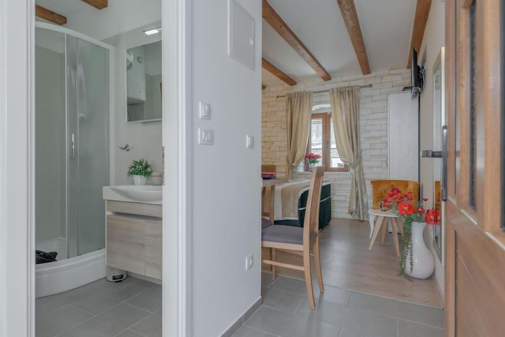 Diva 1,Stylish Old Town Studio Apartment Near Beach سبليت المظهر الخارجي الصورة