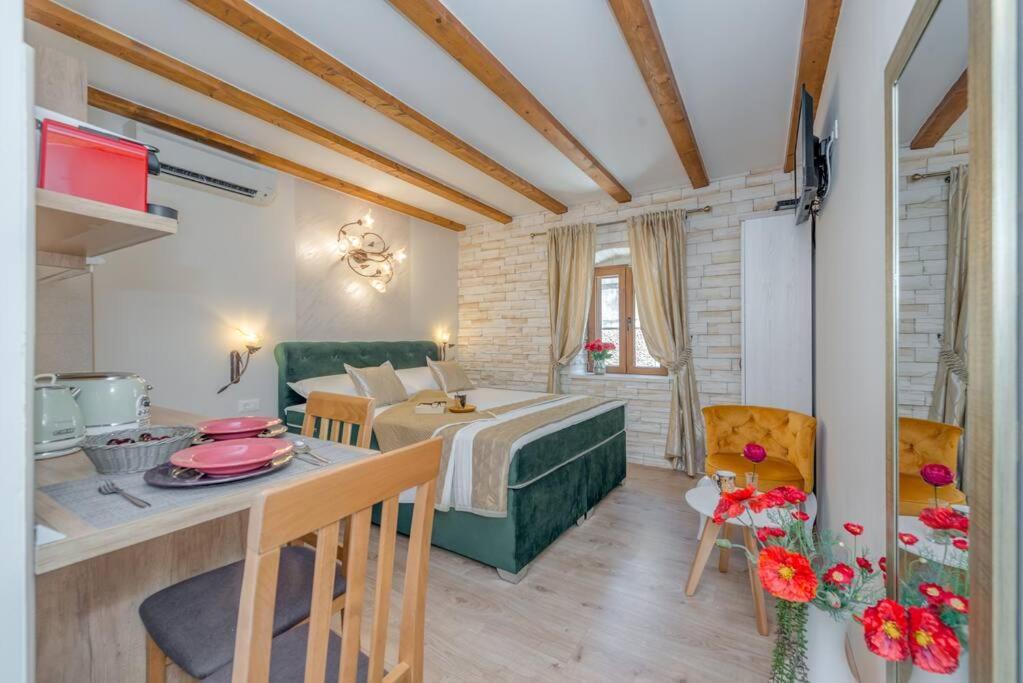 Diva 1,Stylish Old Town Studio Apartment Near Beach سبليت المظهر الخارجي الصورة