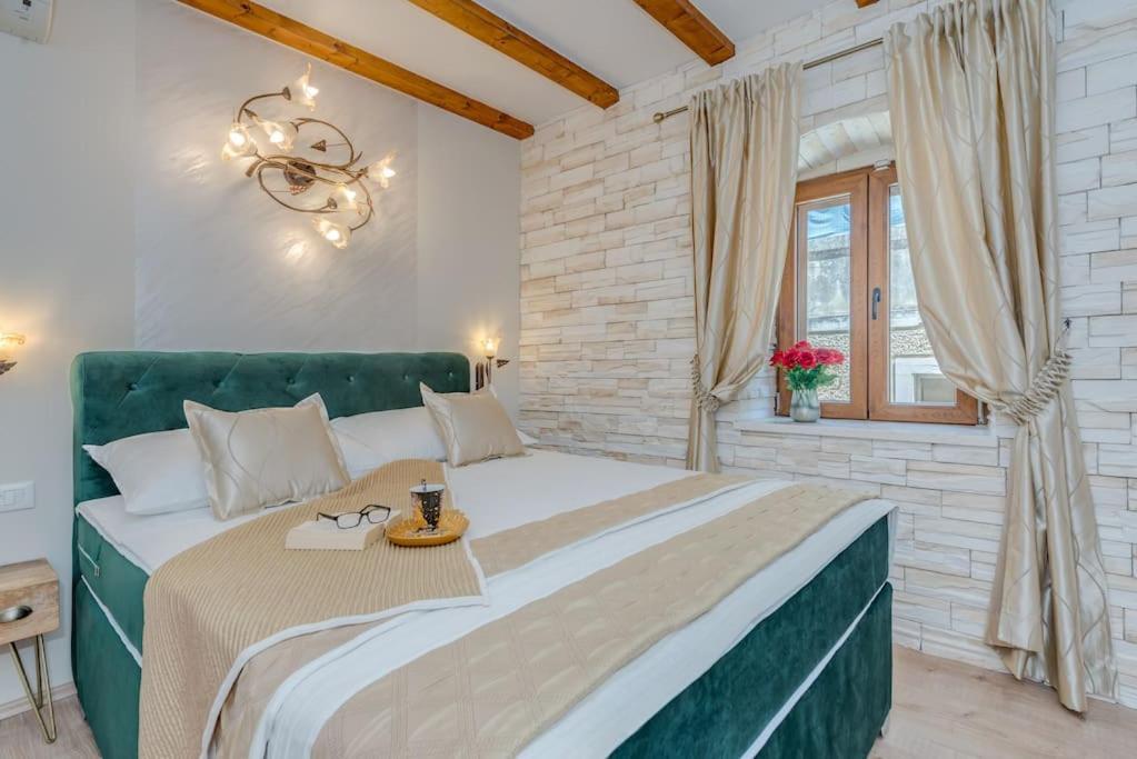 Diva 1,Stylish Old Town Studio Apartment Near Beach سبليت المظهر الخارجي الصورة