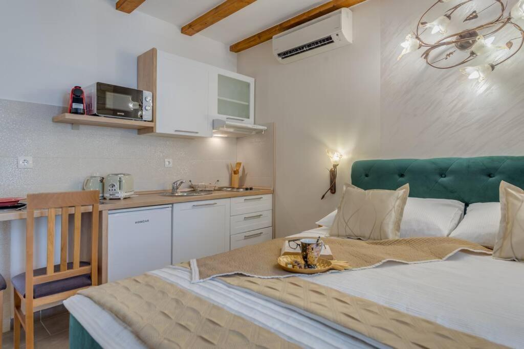Diva 1,Stylish Old Town Studio Apartment Near Beach سبليت المظهر الخارجي الصورة